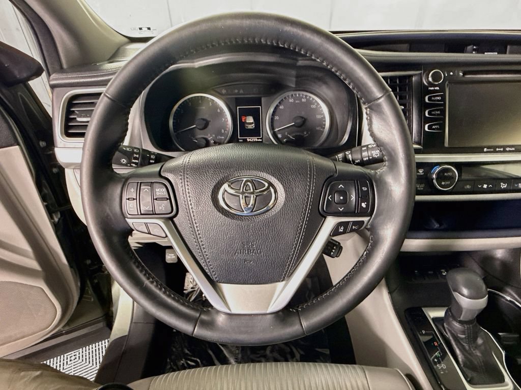 Certified 2018 Toyota Highlander Plus AWD/4WD image 18