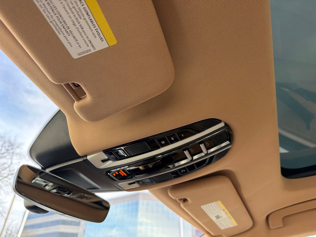 Used 2018 Porsche Panamera 4 w/ Premium Package Plus image 39