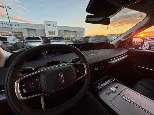 New 2025 Lincoln Navigator Reserve image 34