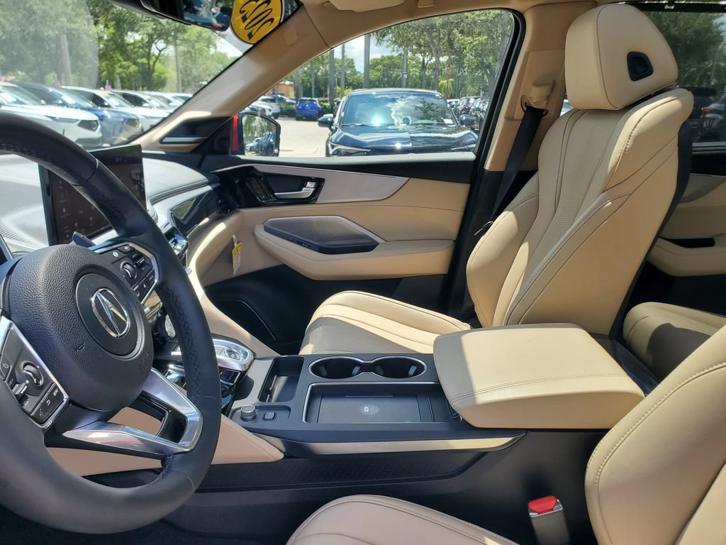 Used 2025 Acura MDX w/ Technology Package FWD image 16