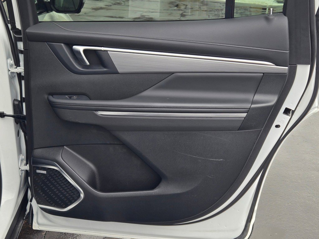 Certified 2025 Buick Enclave Preferred image 10