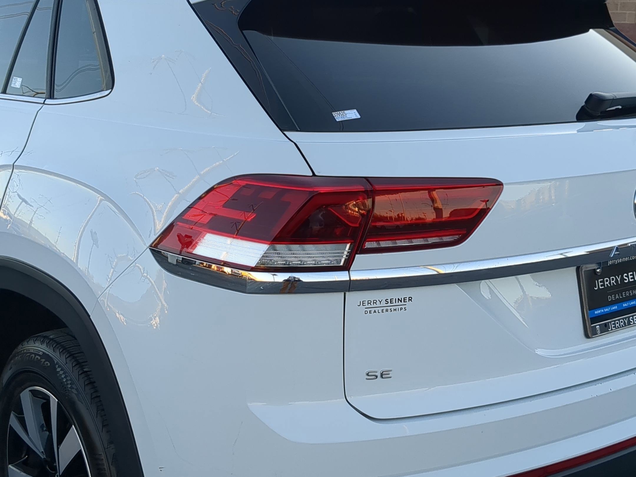 Used 2023 Volkswagen Atlas Cross Sport SE image 12