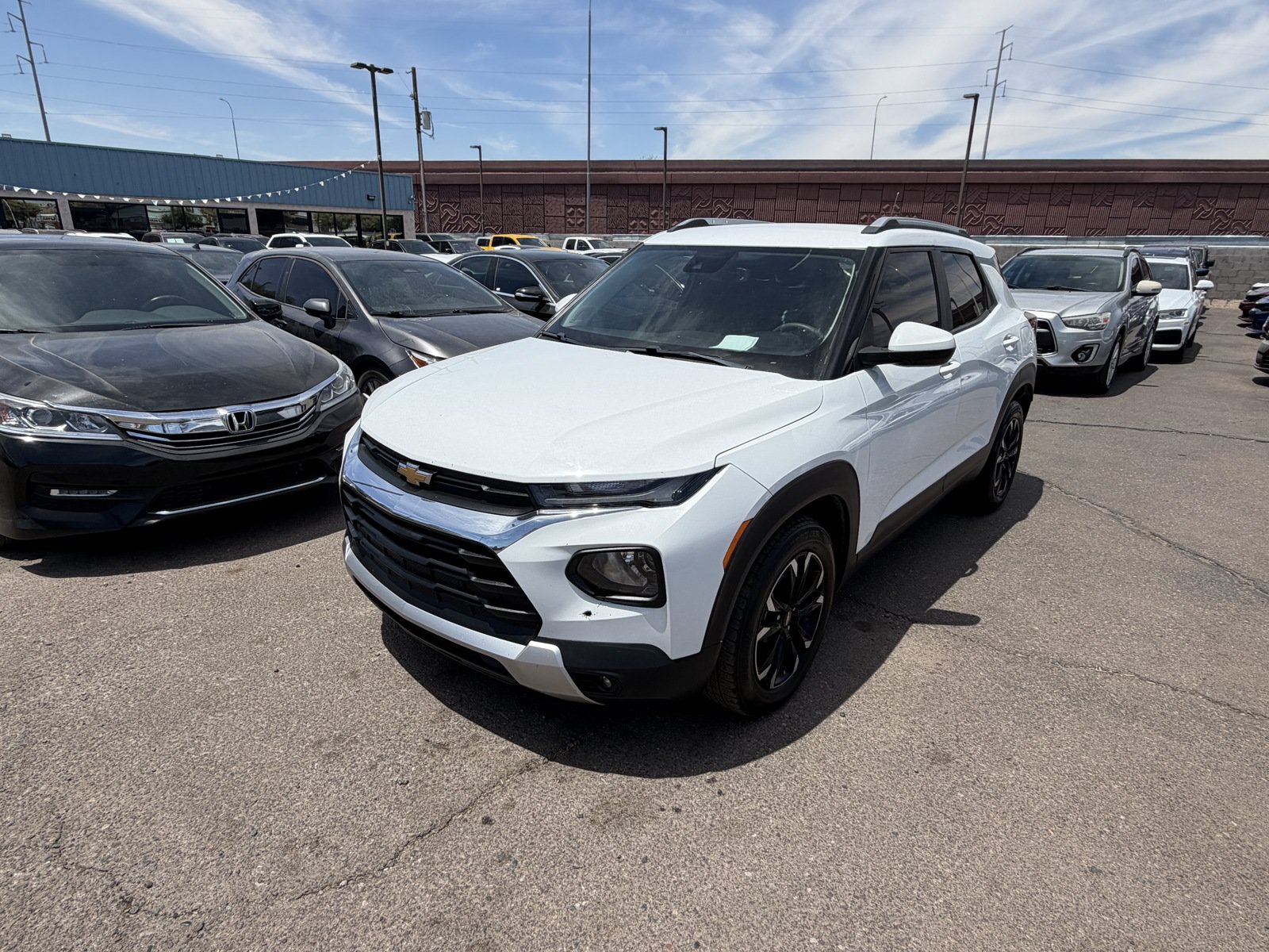 Used 2021 Chevrolet TrailBlazer LT w/ Convenience Package FWD image 1