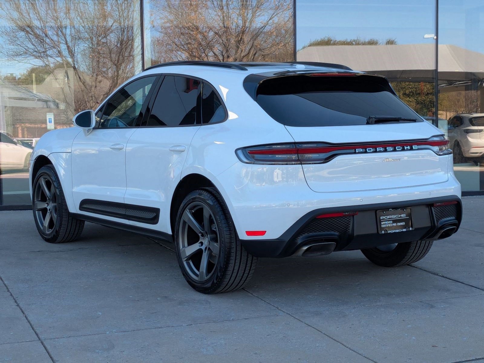 Certified 2025 Porsche Macan video 3