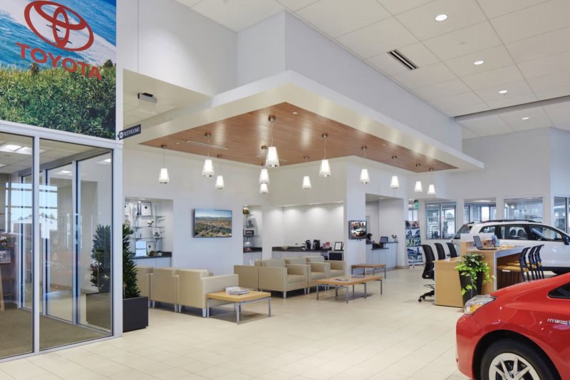 Used 2024 Ford Explorer XLT w/ Equipment Group 202A image 5