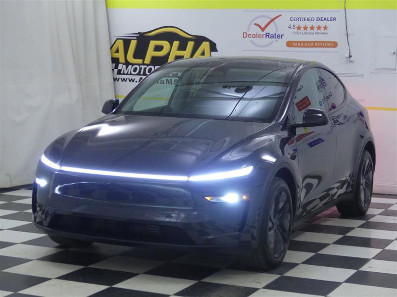 Used 2026 Tesla Model Y Long Range RWD image 3