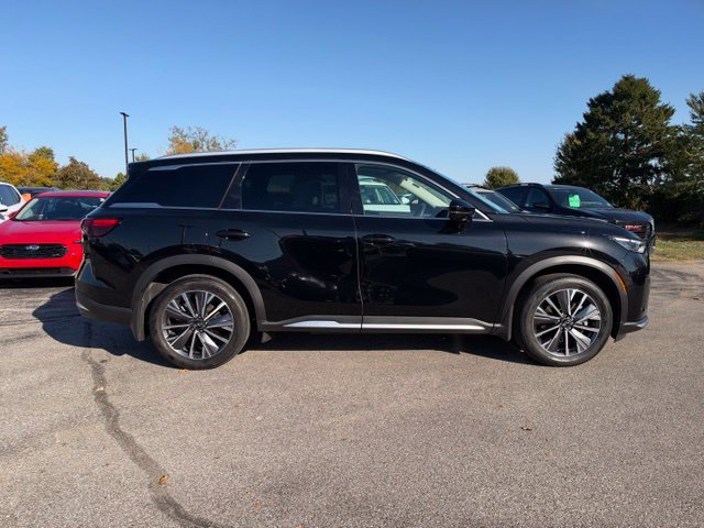 Certified 2026 INFINITI QX60 Luxe w/ Family Package AWD/4WD image 8