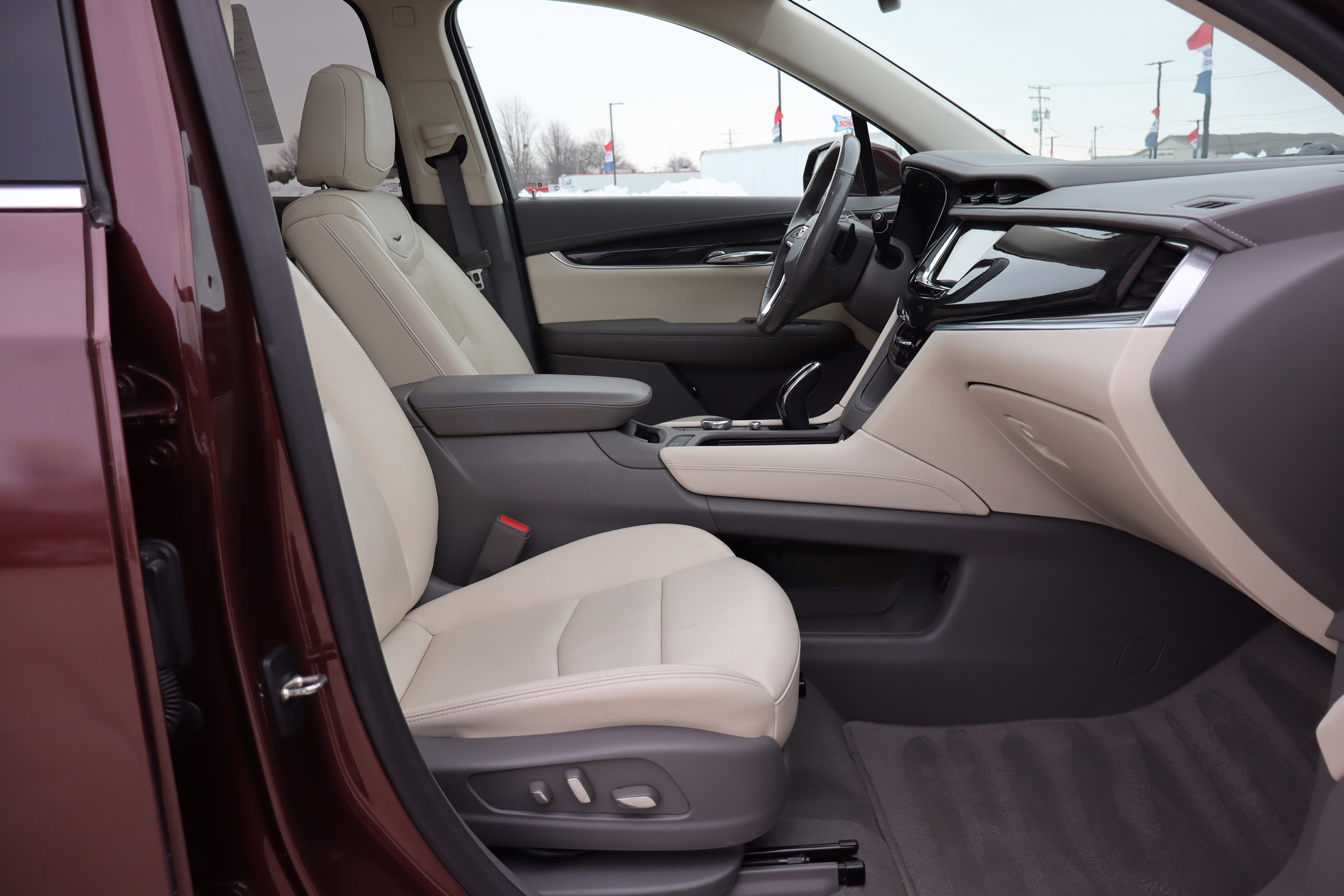 Used 2022 Cadillac XT6 Premium Luxury image 14