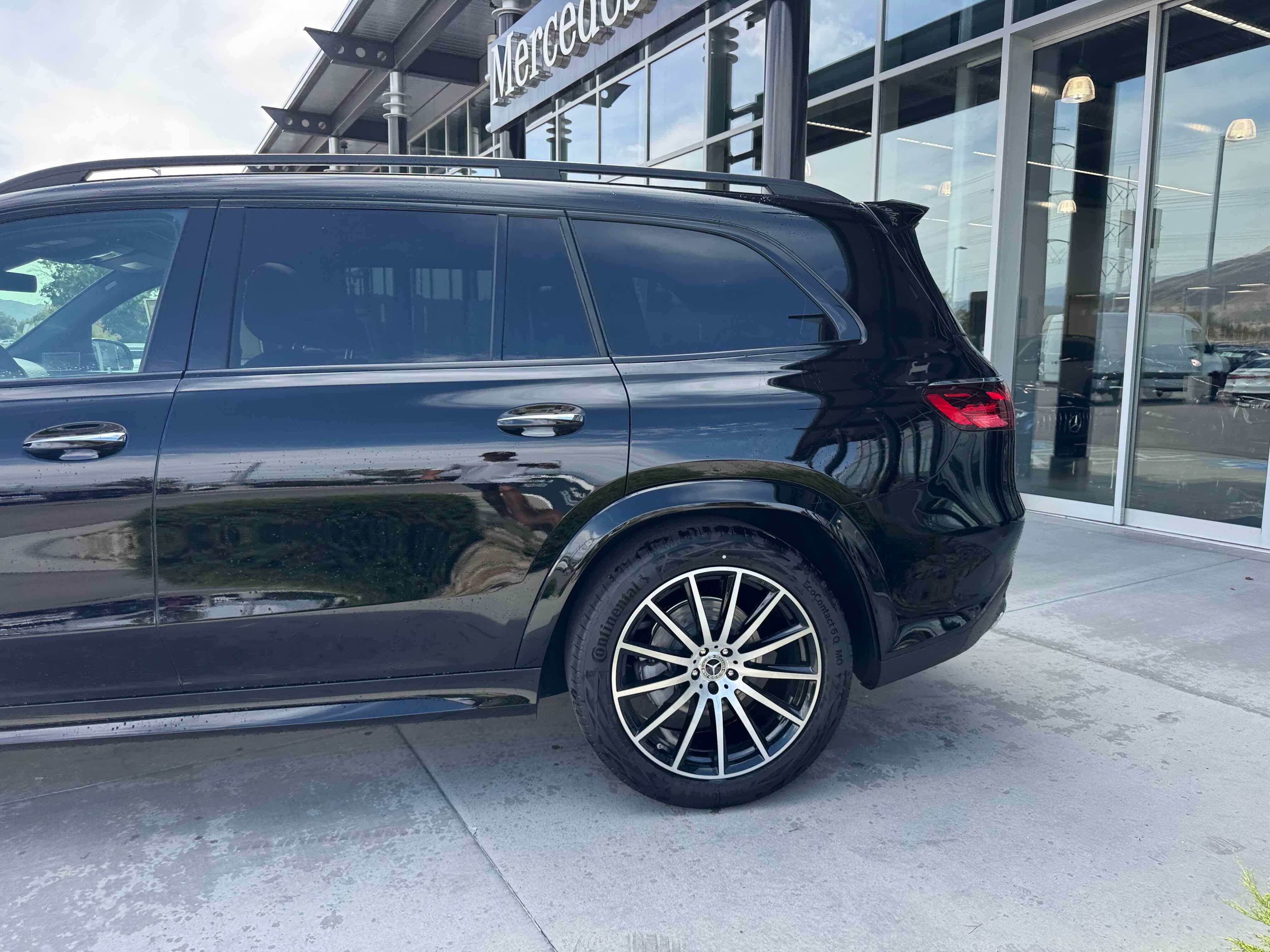New 2025 Mercedes-Benz GLS 450 4MATIC image 4