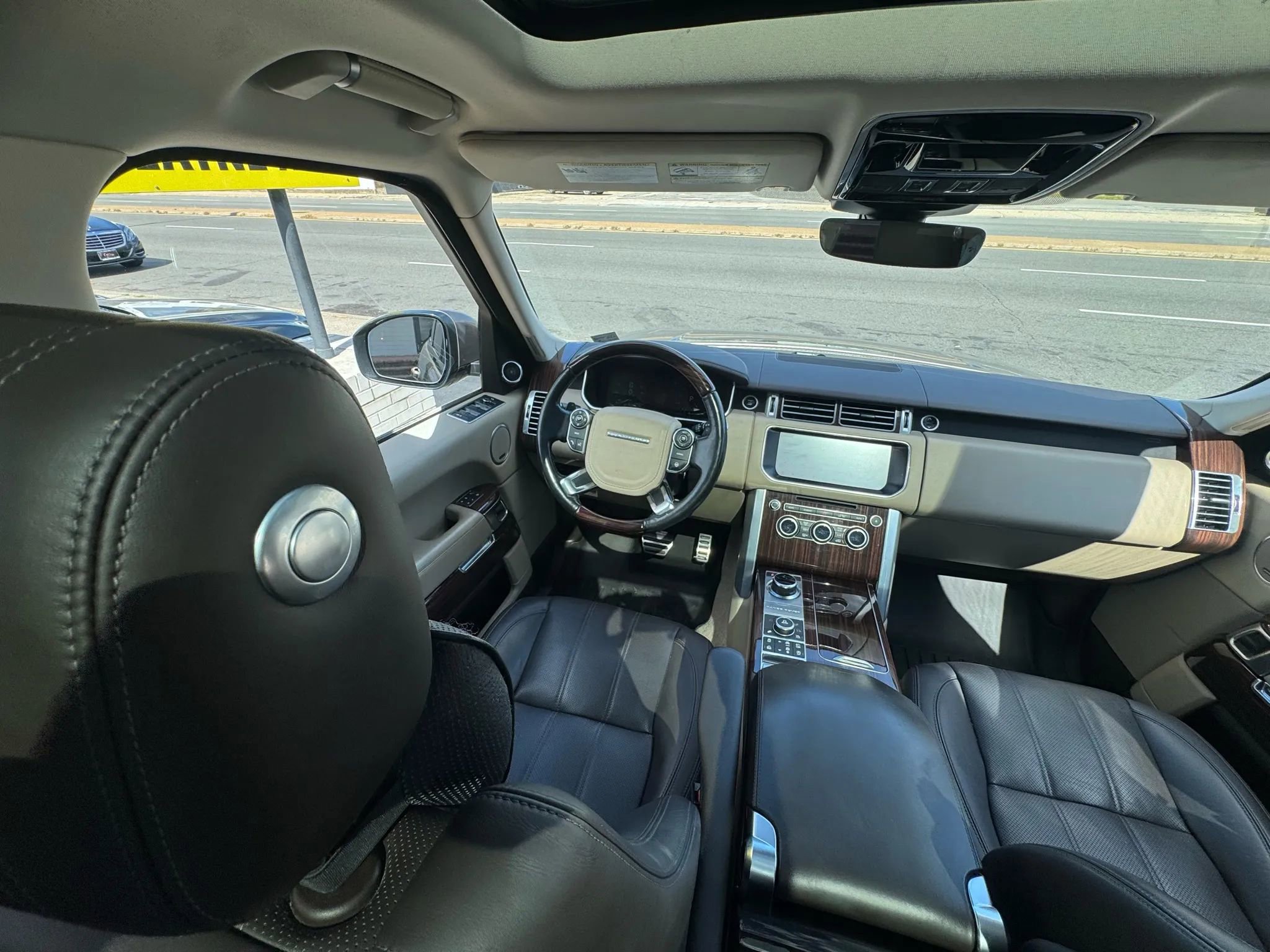 Used 2017 Land Rover Range Rover Supercharged image 29