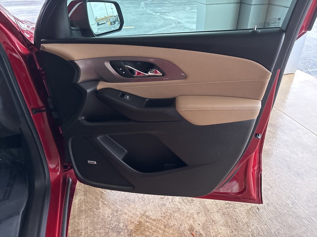 Used 2023 Chevrolet Traverse Premier w/ LPO, Floor Liner Package image 31