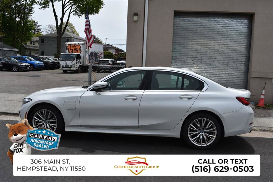 Used 2024 BMW 330e RWD image 9