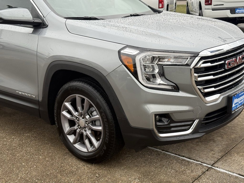 Used 2024 GMC Terrain SLT image 6