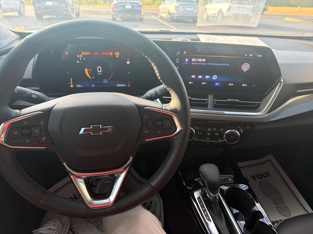 Used 2025 Chevrolet Trax ACTIV FWD image 16