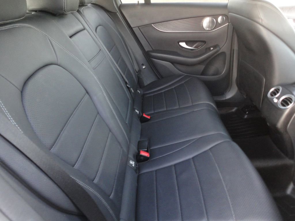 Used 2016 Mercedes-Benz GLC 300 4MATIC image 10