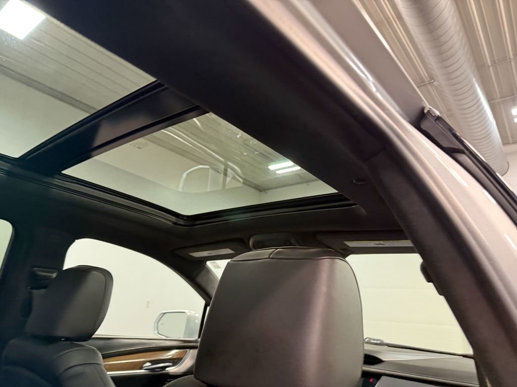 Used 2020 Cadillac XT5 Premium Luxury image 17
