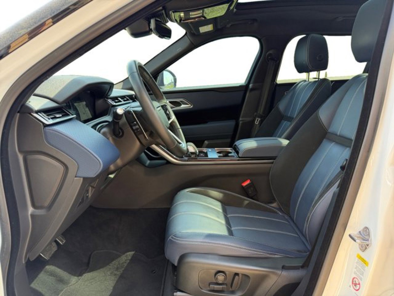 Certified 2023 Land Rover Range Rover Velar R-Dynamic S AWD/4WD image 10