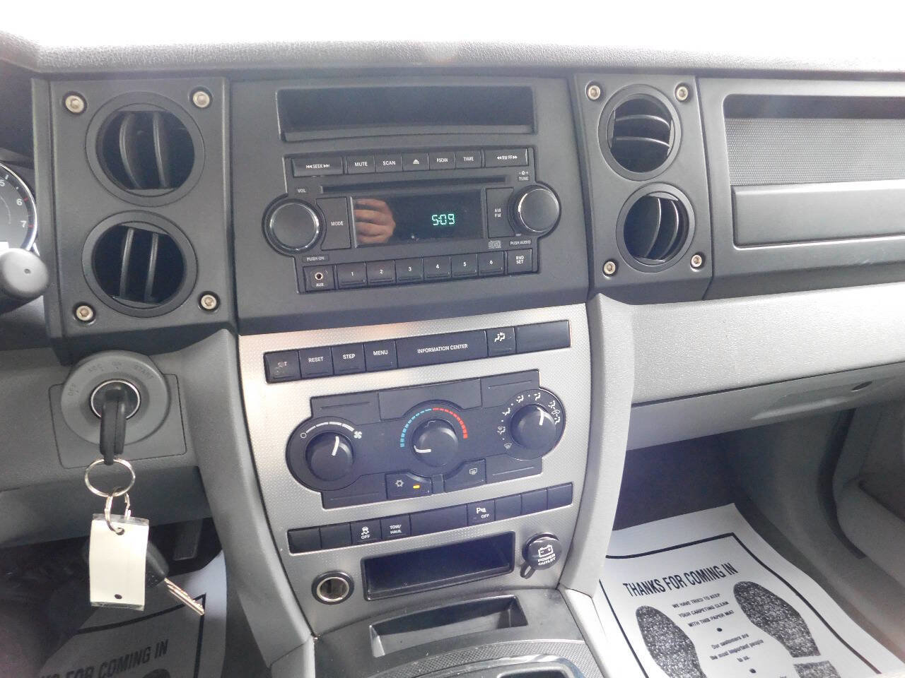 Used 2006 Jeep Commander 4WD w/ Popular Equipment Group image 31