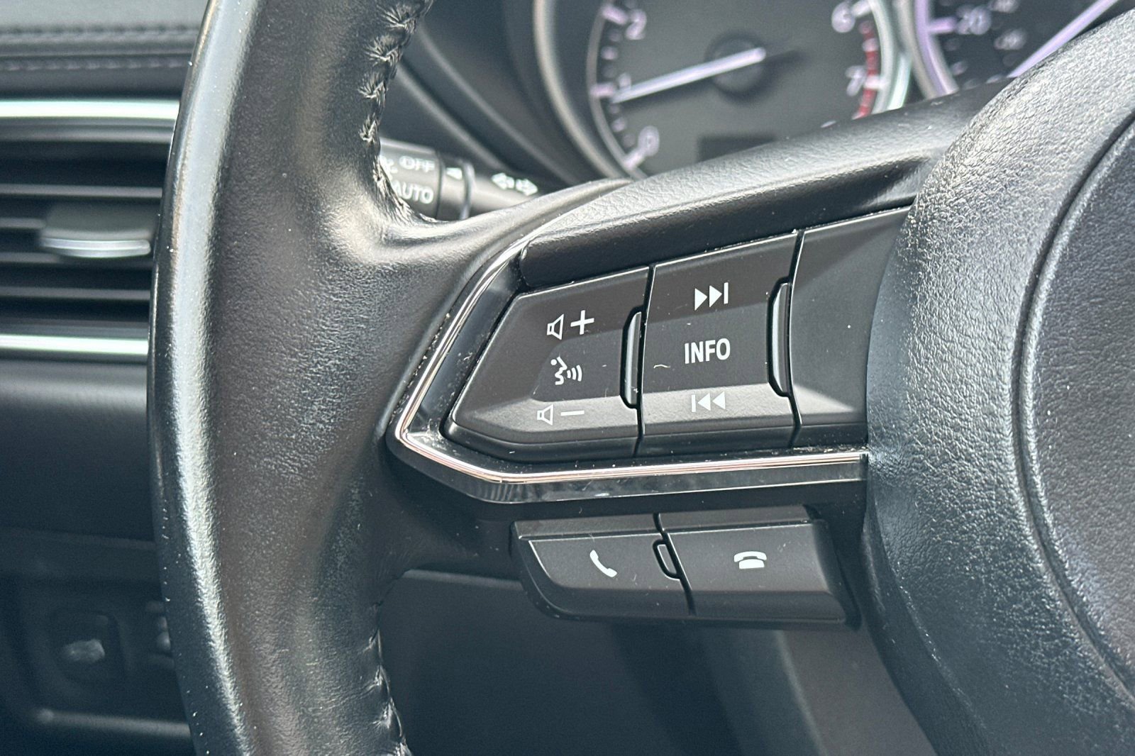 Used 2018 MAZDA CX-5 Touring w/ Preferred Equipment Package FWD image 33