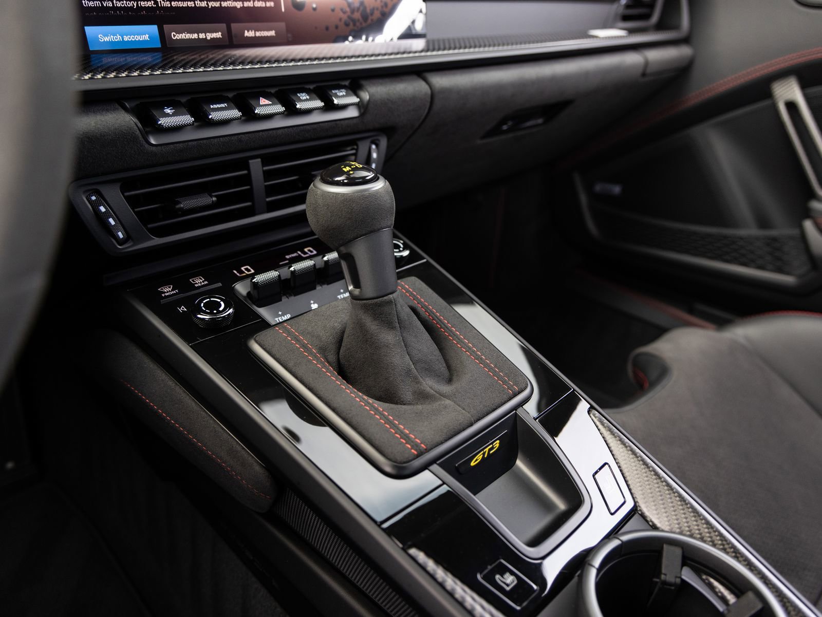 Certified 2025 Porsche 911 GT3 image 18