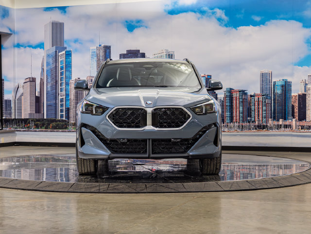 New 2026 BMW X2 xDrive28i w/ Technology Package AWD/4WD image 3