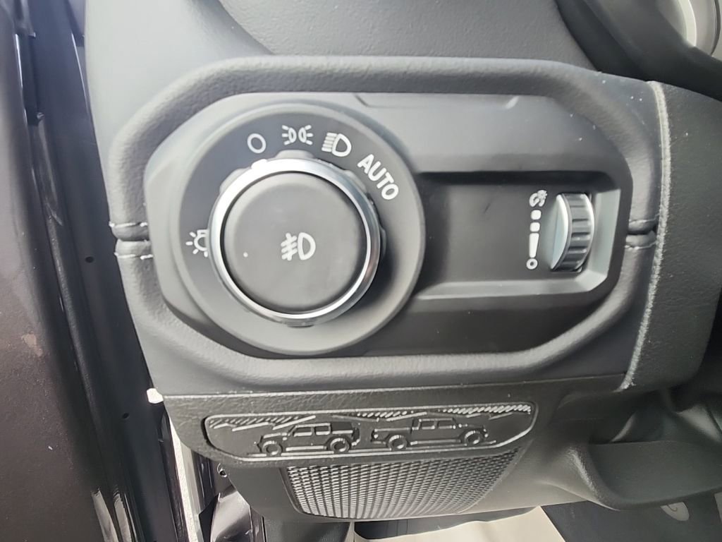 New 2026 Jeep Wrangler Unlimited Sahara AWD/4WD image 16