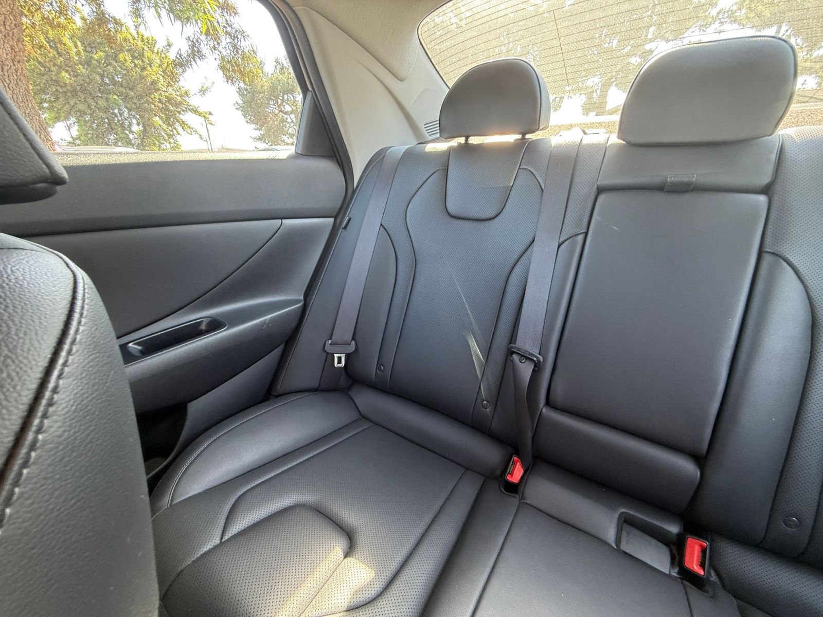 Used 2025 Hyundai Elantra Limited image 38