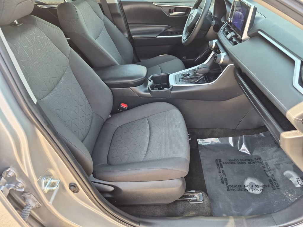 Used 2023 Toyota RAV4 XLE AWD/4WD image 30