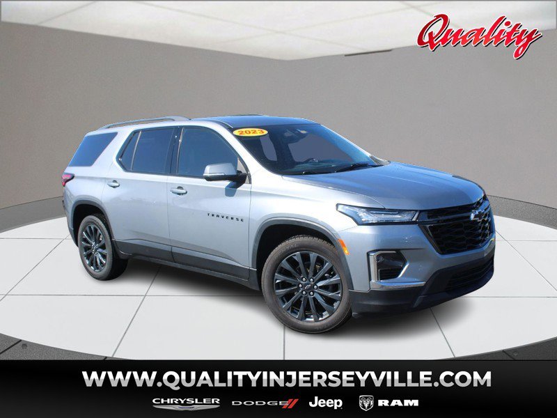 Used 2023 Chevrolet Traverse RS FWD image 1