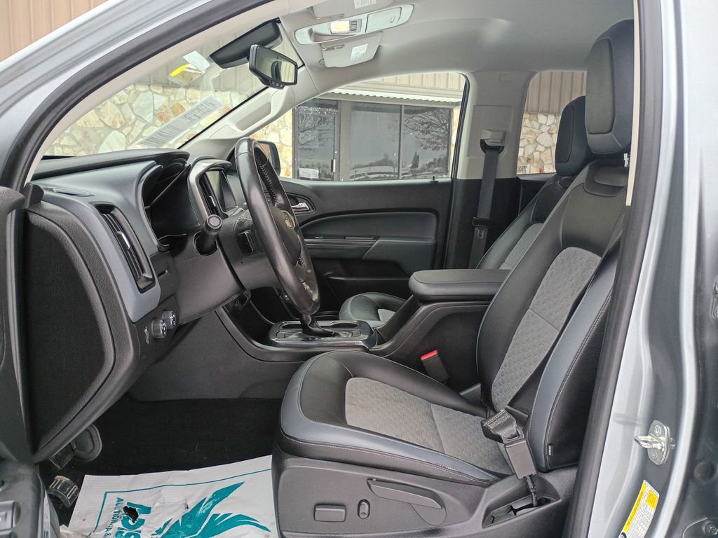 Used 2018 Chevrolet Colorado Z71 w/ LPO, Premium Interior Package image 9