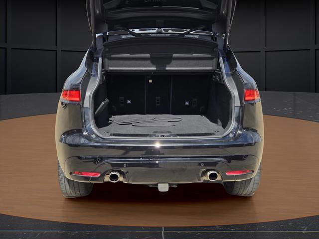 Used 2020 Jaguar F-PACE S image 10