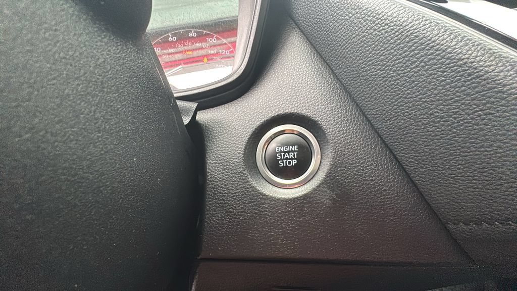 Used 2025 Toyota Corolla SE FWD image 15