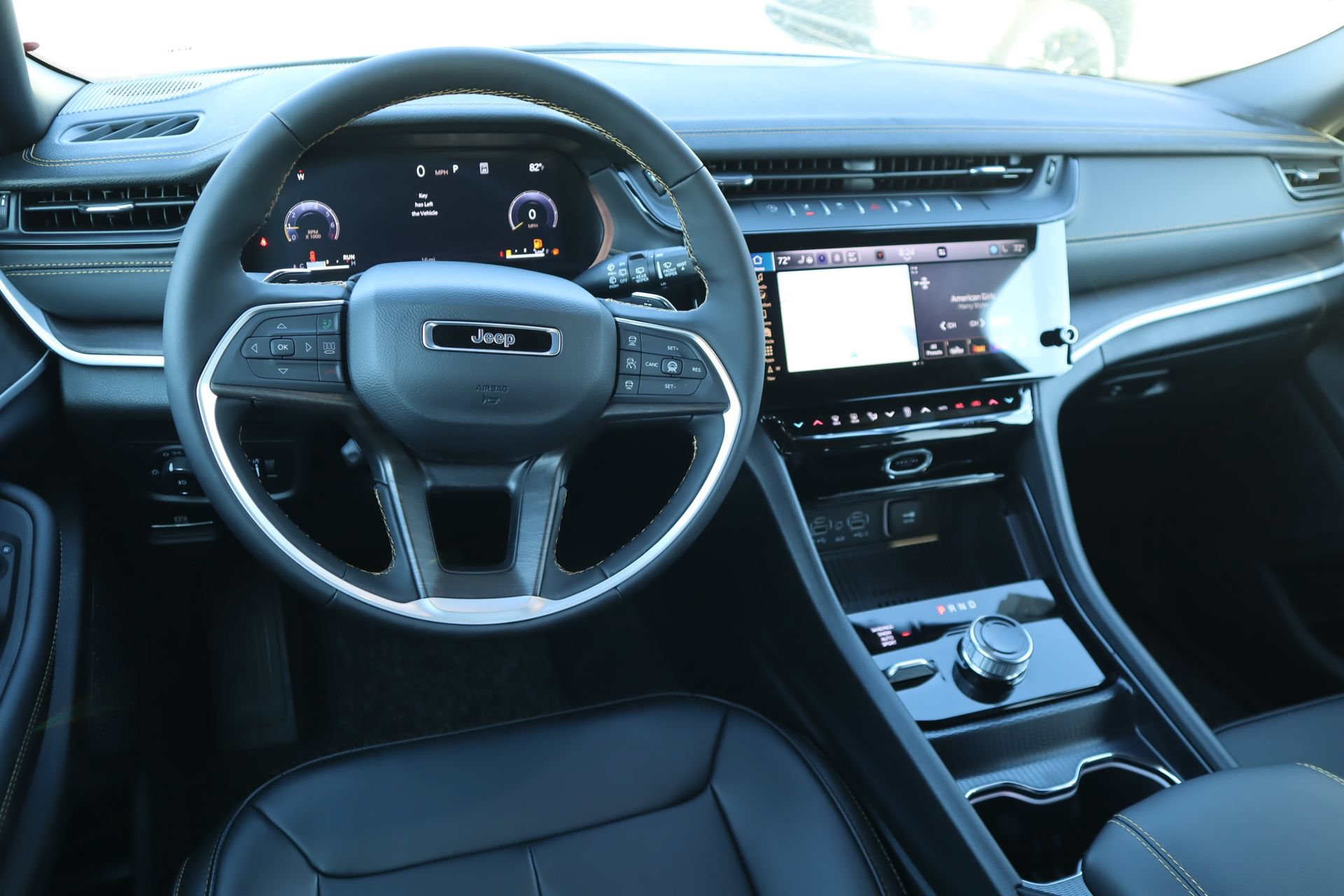New 2026 Jeep Grand Cherokee Limited AWD/4WD image 2