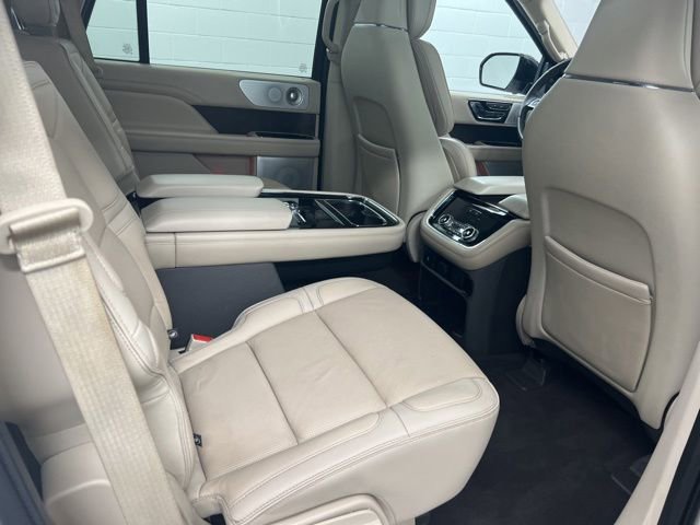 Used 2018 Lincoln Navigator Reserve w/ Technology Package AWD/4WD image 25