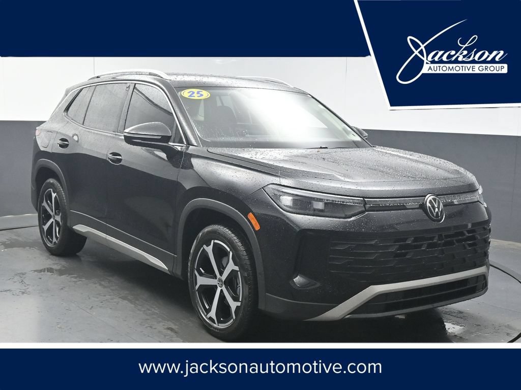 Used 2025 Volkswagen Tiguan SE FWD video 1