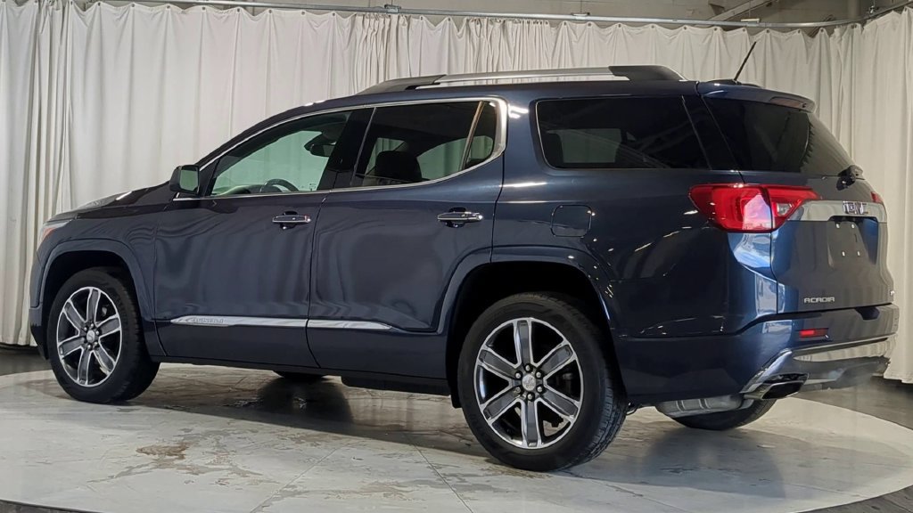 Used 2018 GMC Acadia Denali w/ Technology Package AWD/4WD image 8