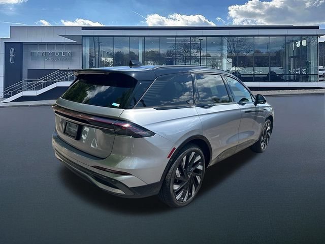 New 2026 Lincoln Nautilus Reserve w/ Jet Appearance Package AWD/4WD image 8
