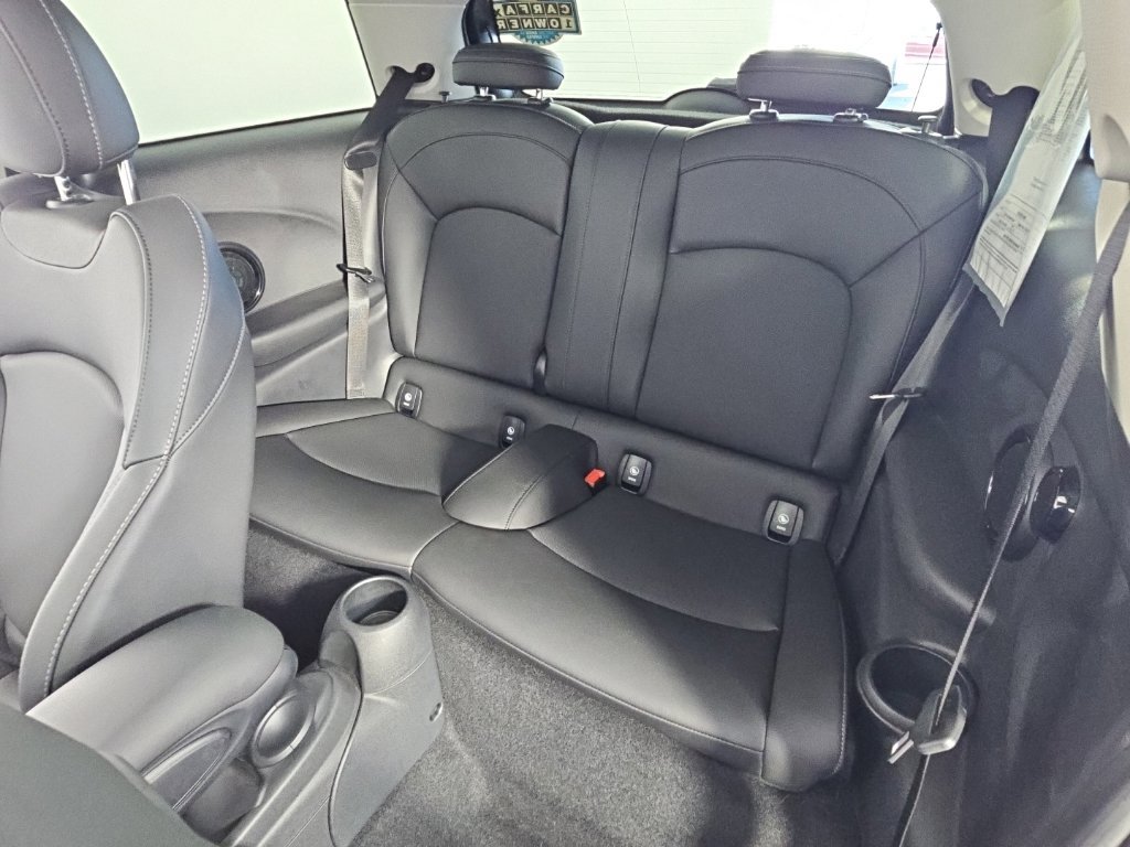 Certified 2024 MINI Cooper SE FWD image 22