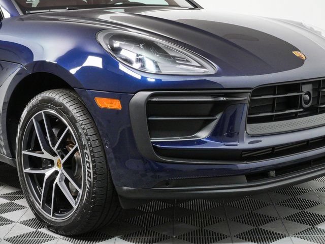 Certified 2023 Porsche Macan Turbo AWD/4WD image 39