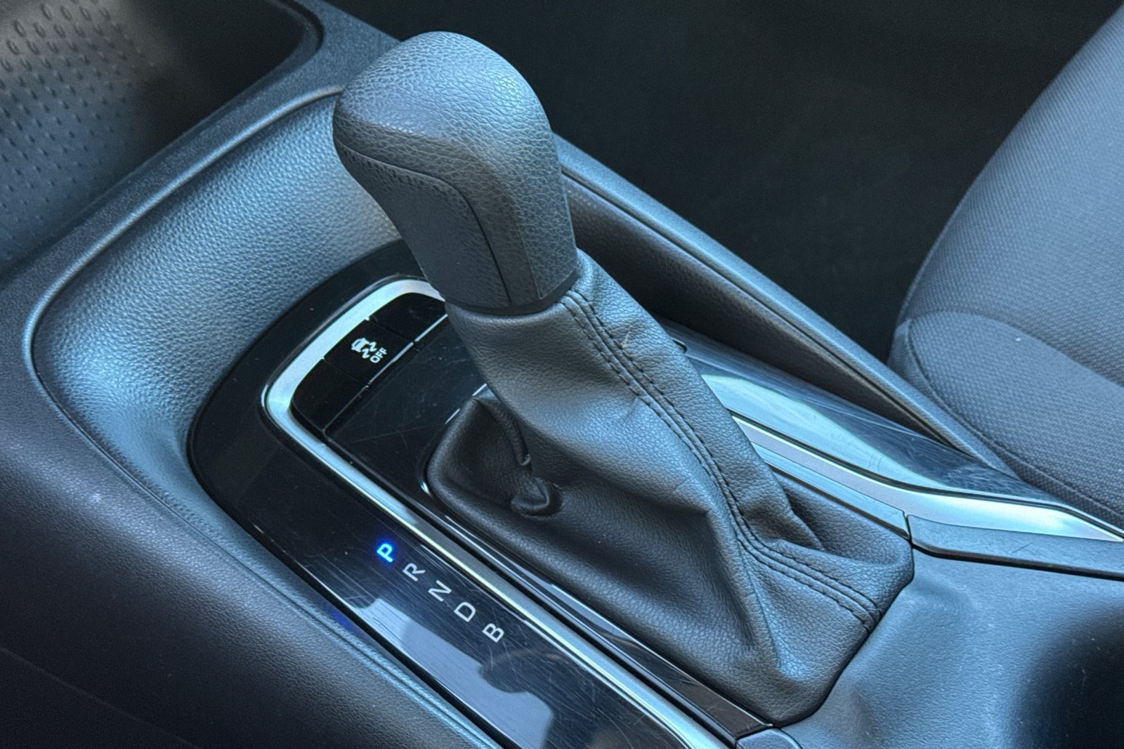Used 2025 Toyota Corolla LE FWD image 20