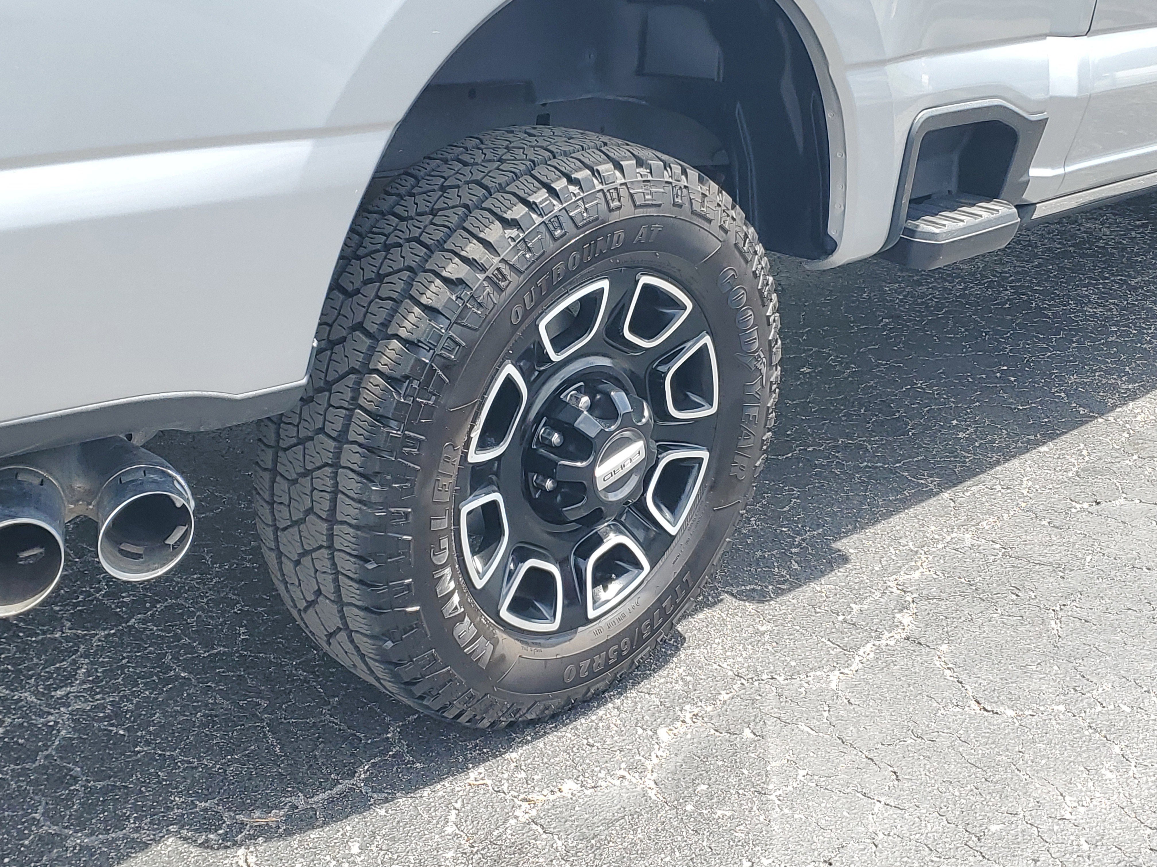 Used 2023 Ford F250 Platinum AWD/4WD image 7