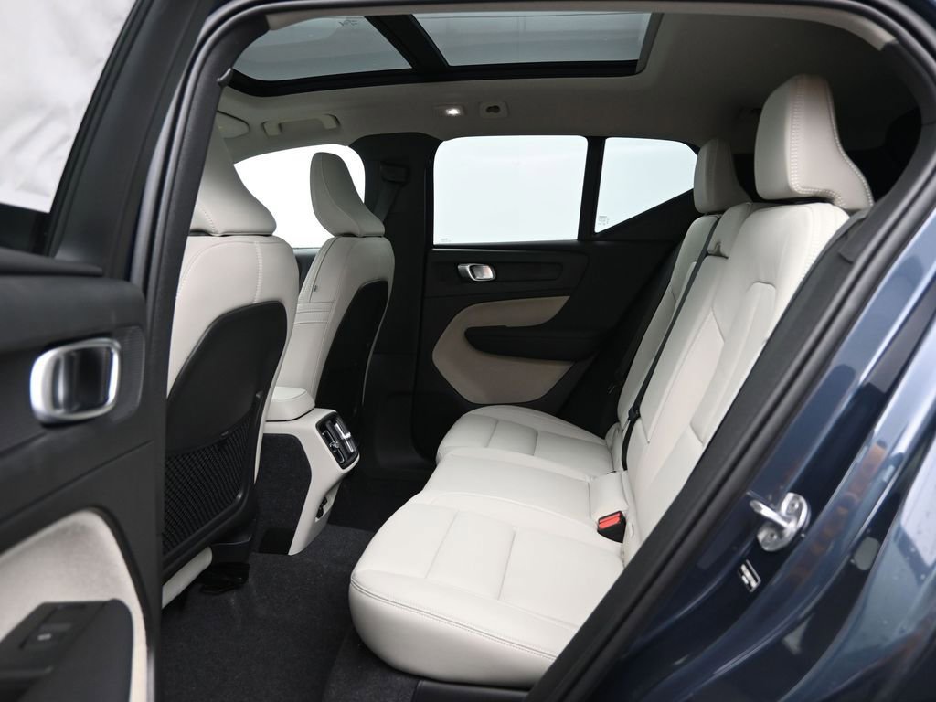 New 2026 Volvo XC40 B5 Ultra w/ Climate Package AWD/4WD image 22
