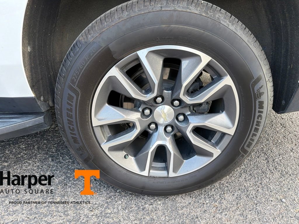 Used 2021 Chevrolet Suburban LT w/ LT Signature Plus Package AWD/4WD image 21