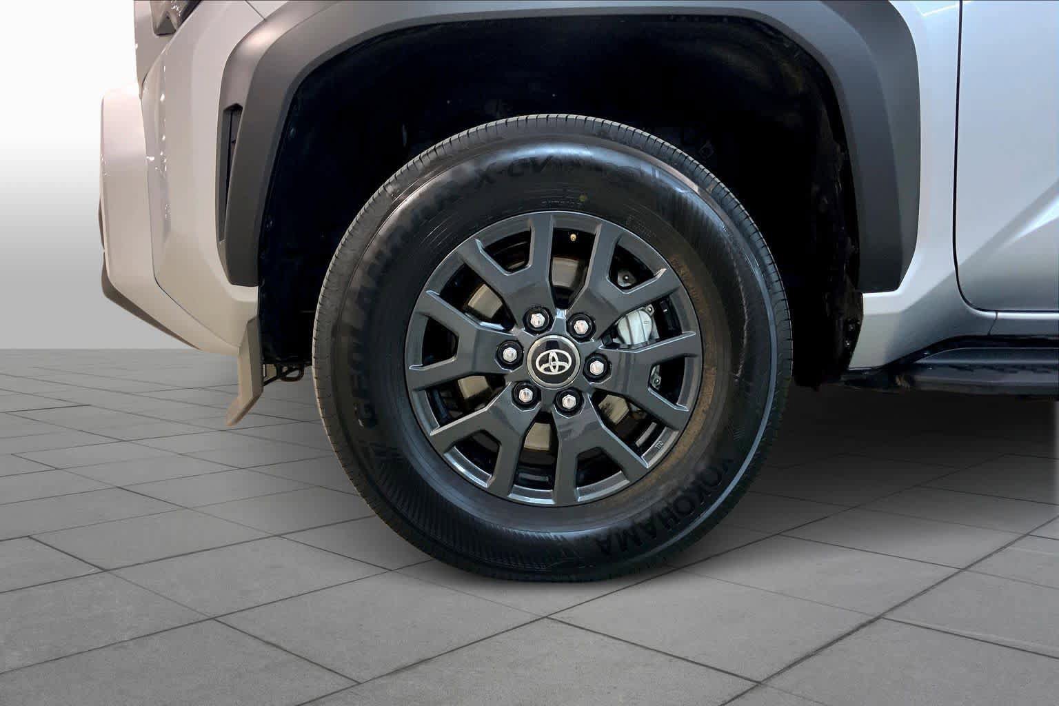 Used 2025 Toyota 4Runner SR5 image 10