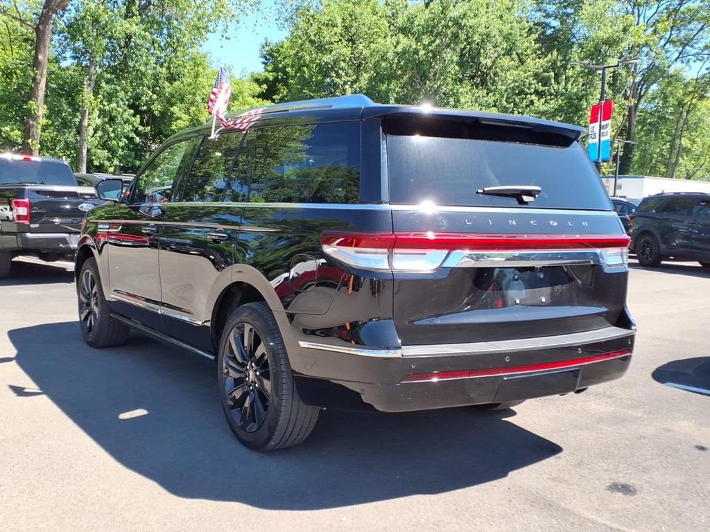 Certified 2024 Lincoln Navigator Reserve AWD/4WD image 3