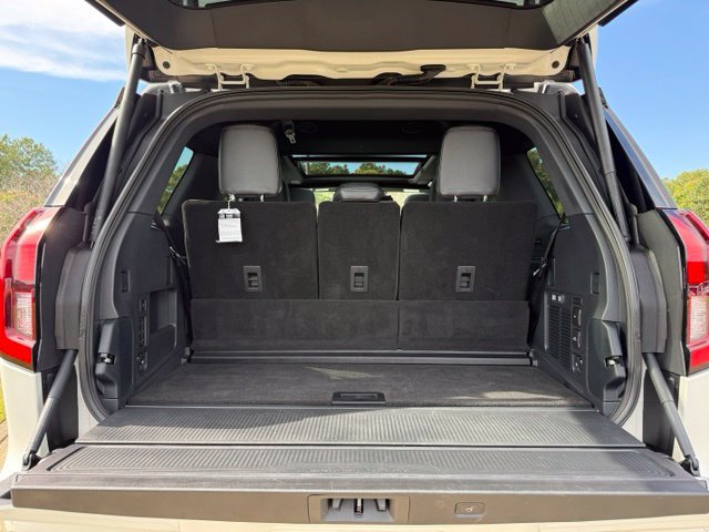 Used 2025 Ford Expedition Platinum w/ Stealth Performance Package AWD/4WD image 27