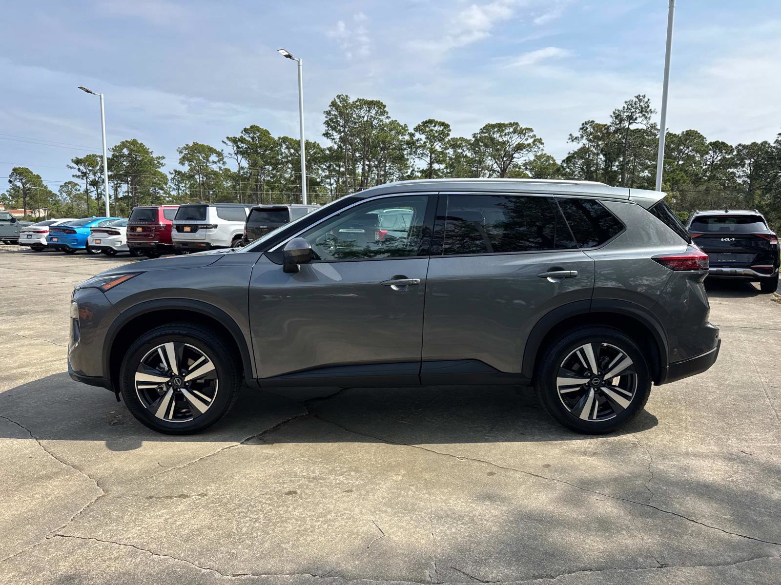 Used 2026 Nissan Rogue SL image 6