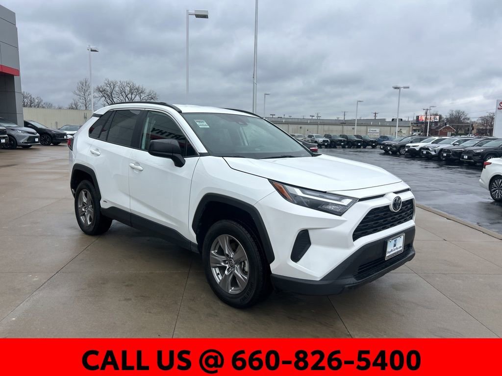 Used 2025 Toyota RAV4 LE AWD/4WD image 3