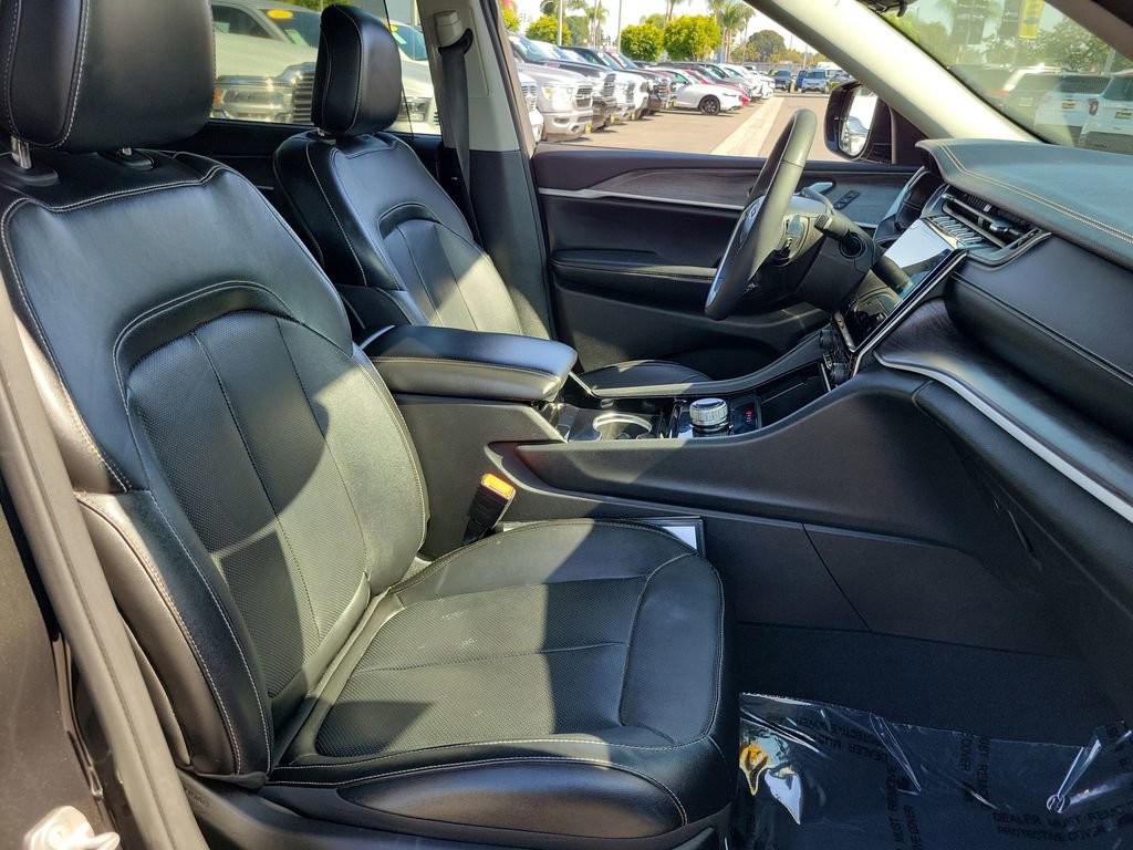 Certified 2023 Jeep Grand Cherokee L Limited w/ Luxury Tech Group II RWD image 18
