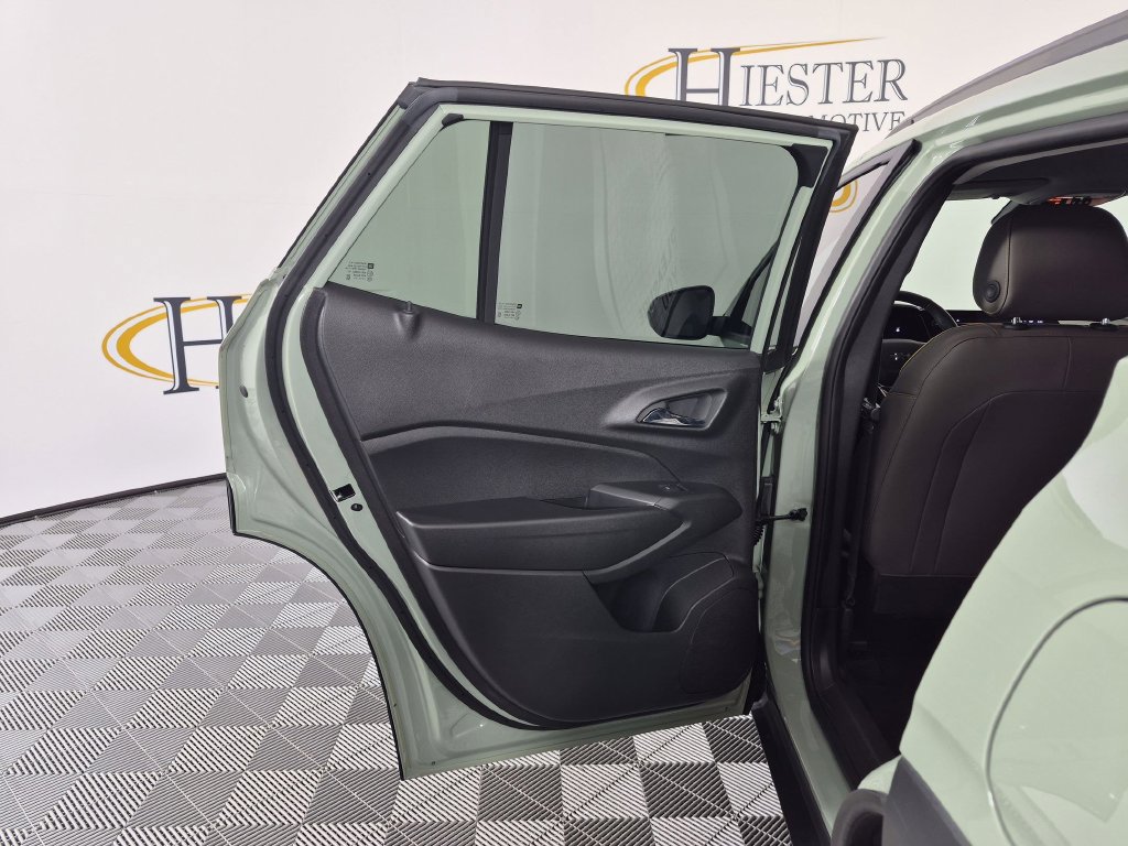 Used 2025 Chevrolet Trax ACTIV w/ Driver Confidence Package FWD image 29